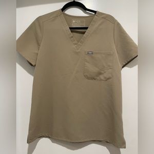 Figs one pocket scrub top in color latte